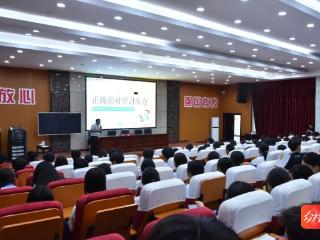 松桃人民医院：为1200名初三学子送去“减压锦囊”