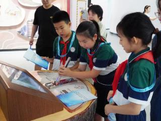 济南高新区雅居园小学：探秘山东省科技馆 感受科技魅力播种科学梦想