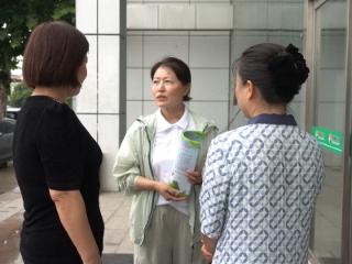 东明县总工会联合东明县妇幼保健院开展健康义诊进企业活动