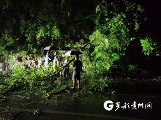 汇川拧紧防汛“发条”