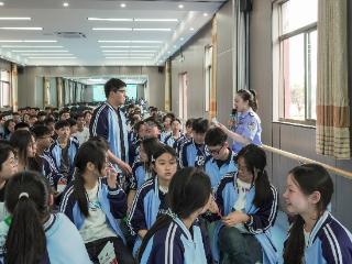 禁毒宣传进创新高中