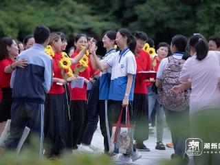 奔赴考场 2025浙江中考开锣