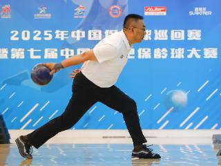 全国300多名保龄球高手在合肥角逐巡回赛冠军