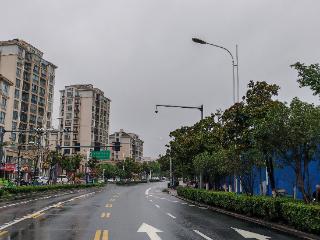 凌晨祁门等地遭遇强降水 今日白天皖南仍有暴雨