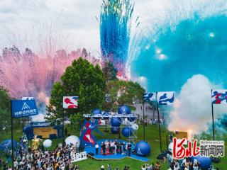 2025阿那亚戏剧节在秦皇岛市北戴河新区启幕