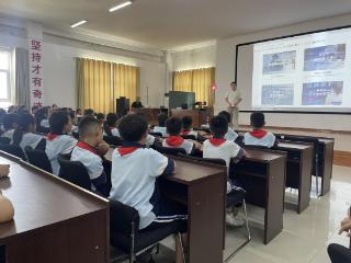 莒县少先队科普活动走进长岭镇中心小学
