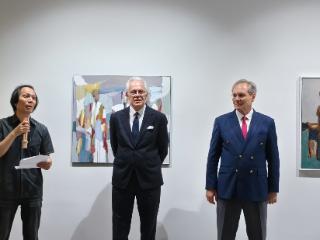 具象抽象交融中看人性的微光 摩尔多瓦国家艺术博物馆馆长个展在南京展出