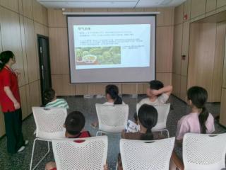 余干县新华书店开展夏至主题活动