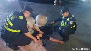 男子深夜路边醉卧，东阿特警暖心救助护平安(图1)