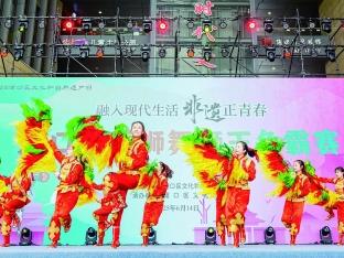 手狮舞狮王争霸展风采