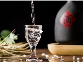 酒水行业观察：茅台强化渠道管控，官媒纠正“一刀切”式禁酒政策