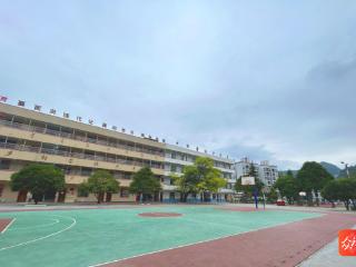 沿河土地坳镇：用心用情办人民满意的教育