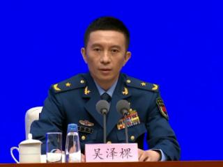 阅兵受阅部队由徒步方队、装备方队和空中梯队组成