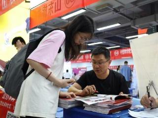 免费指点志愿填报‌！6月26日众多“双一流”高校亮相兰陵一中