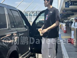 预祝梦想成真！杨瀚森赴纽约参加选秀大会，此前共试训14支队伍