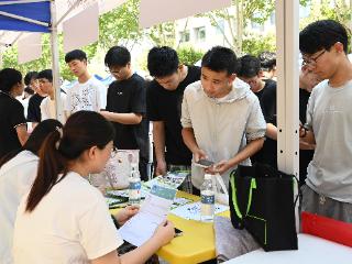 邢台经济开发区送岗入校助力高校毕业生就业