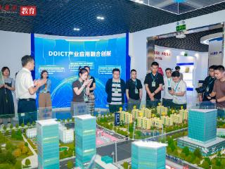 智绘·武职③丨迈向湖北光电产业集群“破冰”之路
