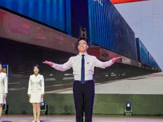 从“破壁西行”到“全球餐桌” 中欧班列与青春同行