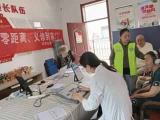 电苑社区开展“爱心义诊进社区 健康服务暖人心”志愿服务活动