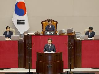 韩国总统李在明就任后首次发表施政演说，强调半岛和平重要性