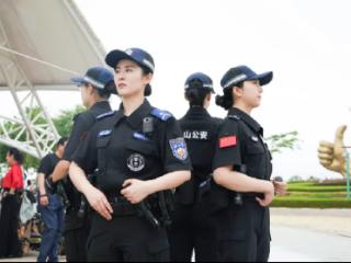 乳山公安启动“旅游警务”女警巡逻勤务，绘就旅游安全暖心画卷