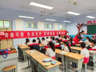 【全环境立德树人】济南市莱芜区牛泉镇开展6·26国际禁毒日宣传进校园活动
