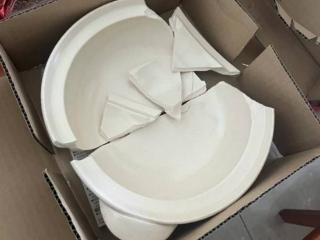 网购无印良品陶瓷碗收到一堆碎片 客服仅赔4元惹争议