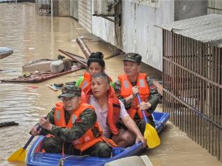 “汛”起即战斗——我省子弟兵鏖战洪涝一线