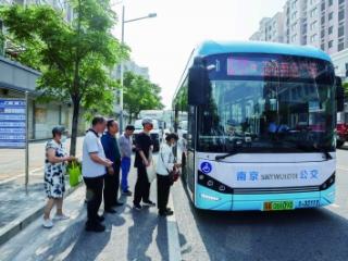 江苏南京：一条公交线解决2500户居民“出行难”