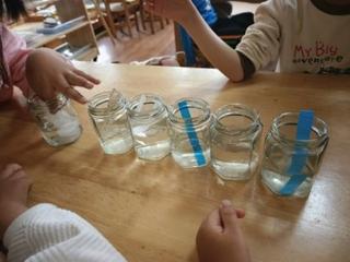 淄博市淄川区实验幼儿园开展纸的吸水性科学探究实验活动