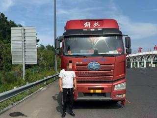 高速应急车道成“临时驿站”？吉林高速交警一日连查两起违法停车