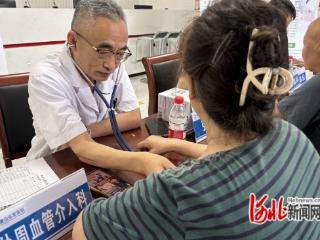 唐山高新区健康服务基层行义诊活动走进吉庆里社区