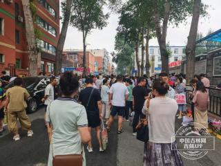 中考第二天，这些温暖的画面被定格
