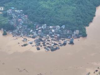 贵州“村超”场地被淹后 足球队长、拉拉队、解说员都来了
