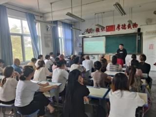 家校共育 助力成长——商河县韩庙镇站南小学召开家长会