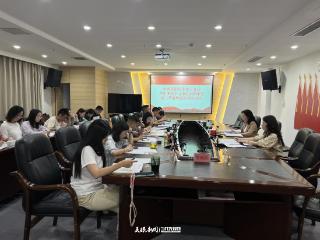 贵阳市委老干部局召开年轻干部座谈会暨青年理论学习小组2025年第二季度集中学习