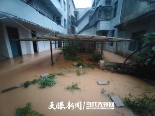 雷山县永乐镇：洪峰浪尖践初心 众志成城护安宁