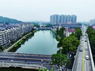 机器人水下“淘”宝，黑淤泥变绿化土