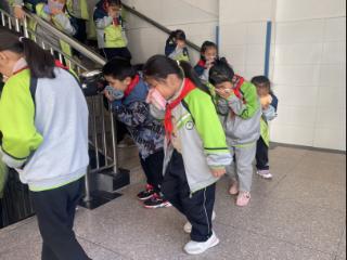 消防演练不能忘 安全逃生记心间