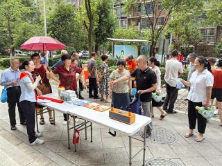 上饶银行开发区支行便民公益服务获赞