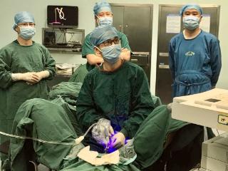 小叶医探|全省首例！“蓝激光”为难治性血尿患者10分钟解决病痛