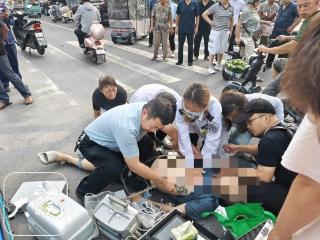 太和一男子当街晕倒 市民医护人员接力施救