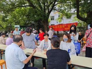 挹江门司法所开展庆“七一”法治宣传活动