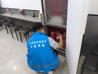 济阳街道财工街社区开展沿街商铺消防安全检查