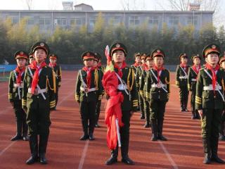 赓续红色血脉 共谱七一华章 临沂新桥小学举行第21周主题升旗仪式