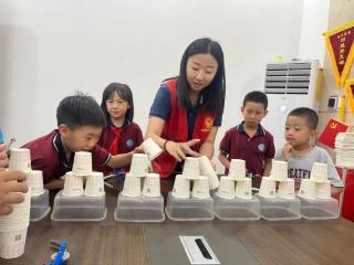 济宁太白湖新区许庄街道鹿港社区开展“巧手拼积木 益智助成长”儿童公益课堂活动