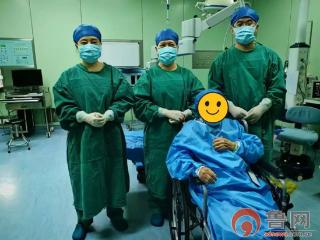 枣庄市市中区人民医院：99岁老人重见光明致谢医护