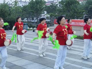 “北戴河文化进基层惠民演出——庆‘七一’ 颂党恩”专场演出举行