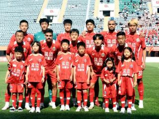 延边龙鼎足球俱乐部可喜安队足球赛场再扬威