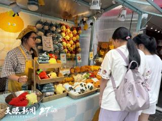 “情绪价值经济”吸引年轻人为“感觉”买单
